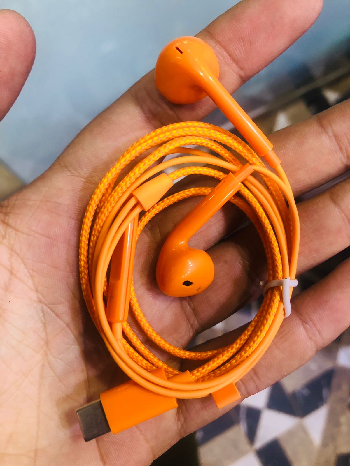 IPhones 17 Bluetooth Wireless With Cable Head Free Gaming Sound Amazing